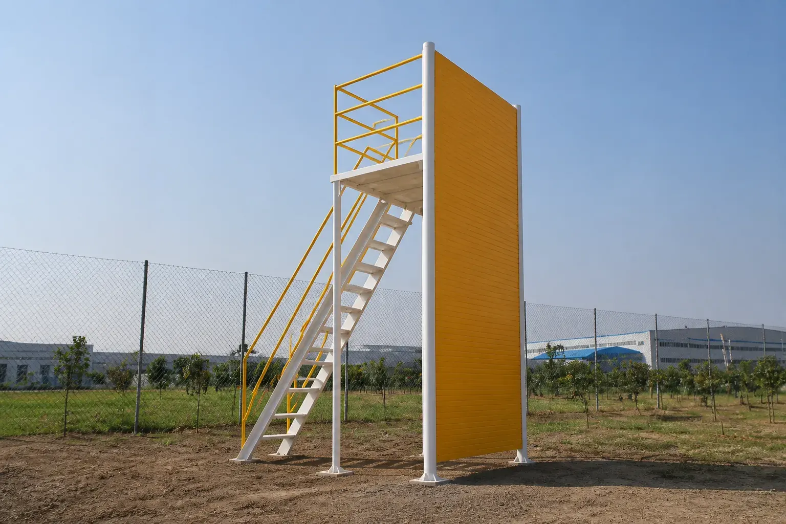 某家电企业拓展训练基地 · 楼梯与平台视角（3/3）