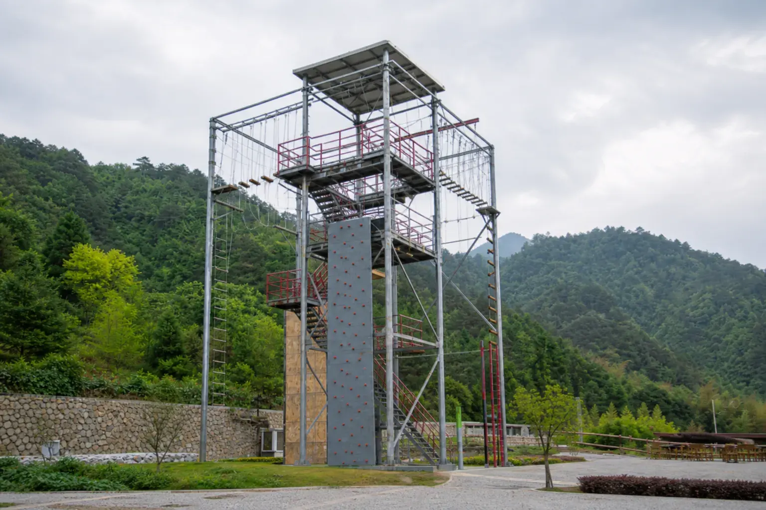 某景区户外拓展训练基地 · 另一外景角度（1/4）