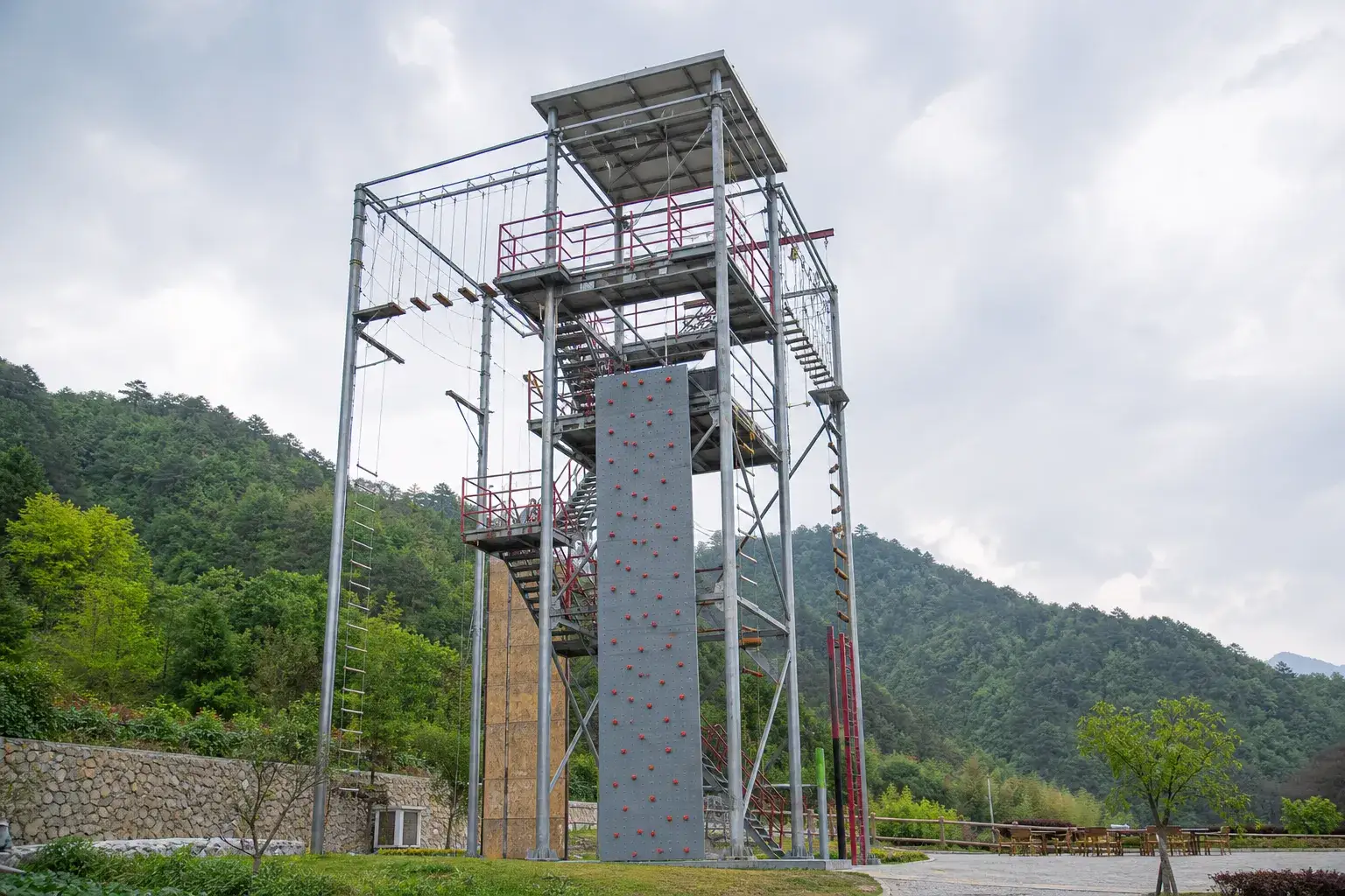 某景区户外拓展训练基地